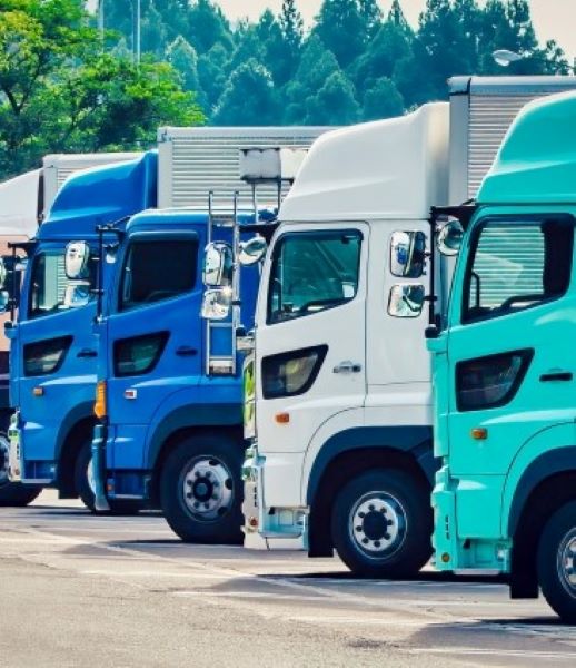 複数台のトラック